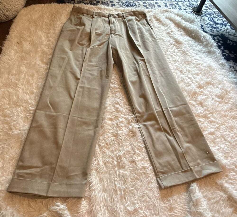 Dockers Men's Comfort Khaki Relaxed Fit Pleated Pants, 36x30
